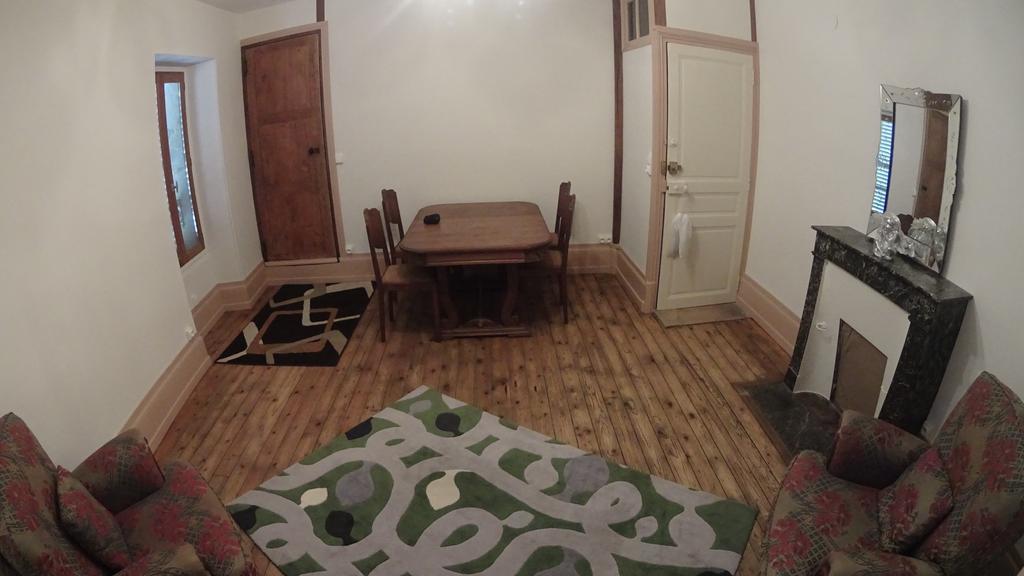Bed and Breakfast Les Epis D'Or L'Isle-sur-Serein Zimmer foto